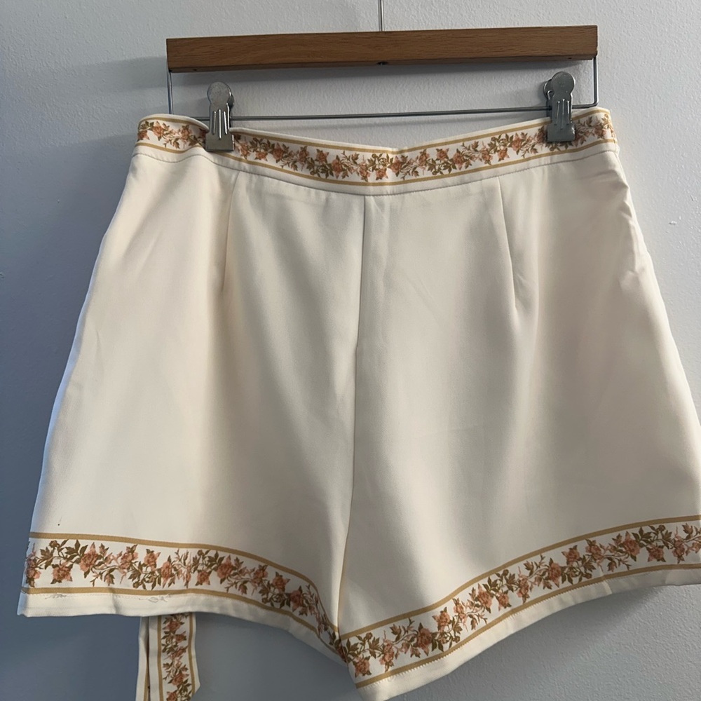 Vici Floral Wrap Mini Skort in Cream and Coral - Picture 2 of 2